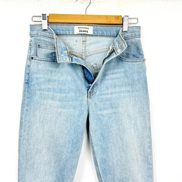 Reformation High & Skinny Jean in Amalfi Wash 26 - Picture 6 of 11